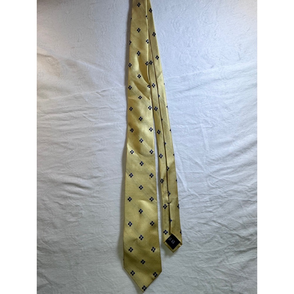 Michael Kors Mens Silk Necktie Yellow Navy Blue Diamond‎ Geometric Pattern Tie